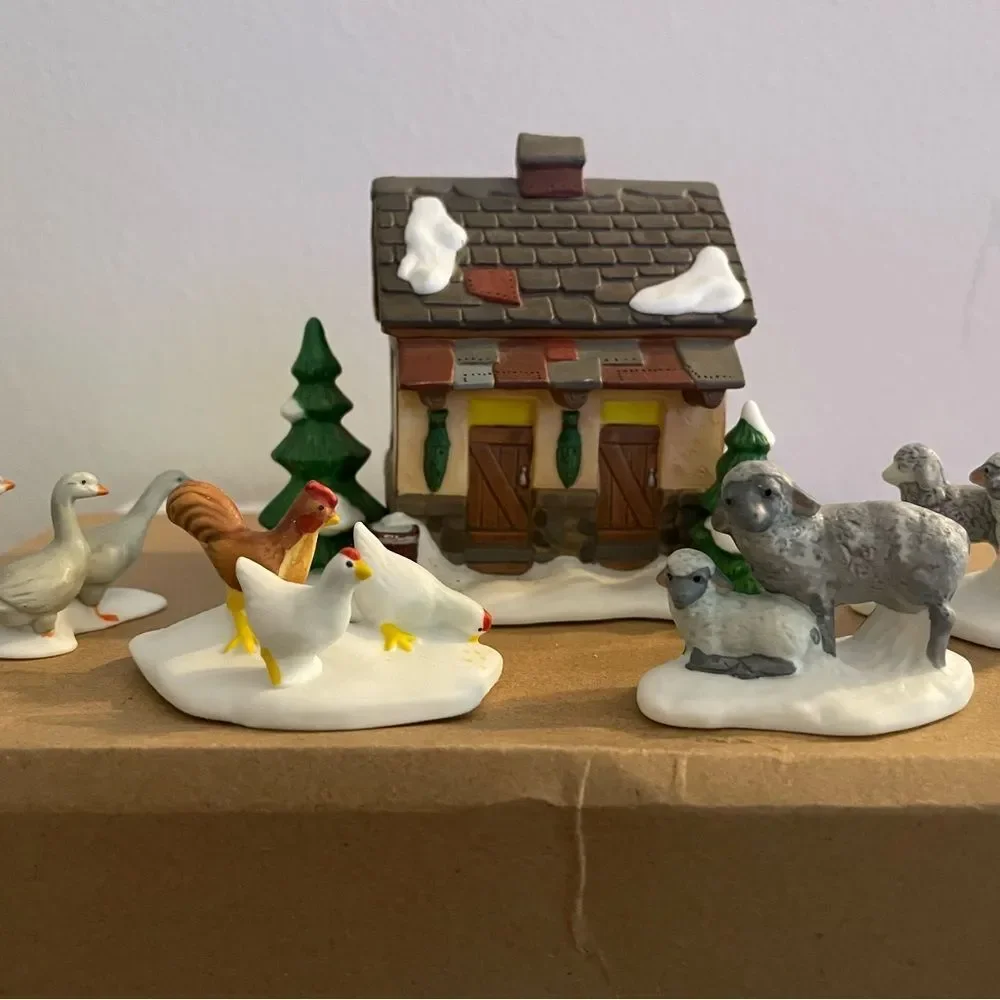Department 56 Charming Holiday Farmhouse and Figurine Set